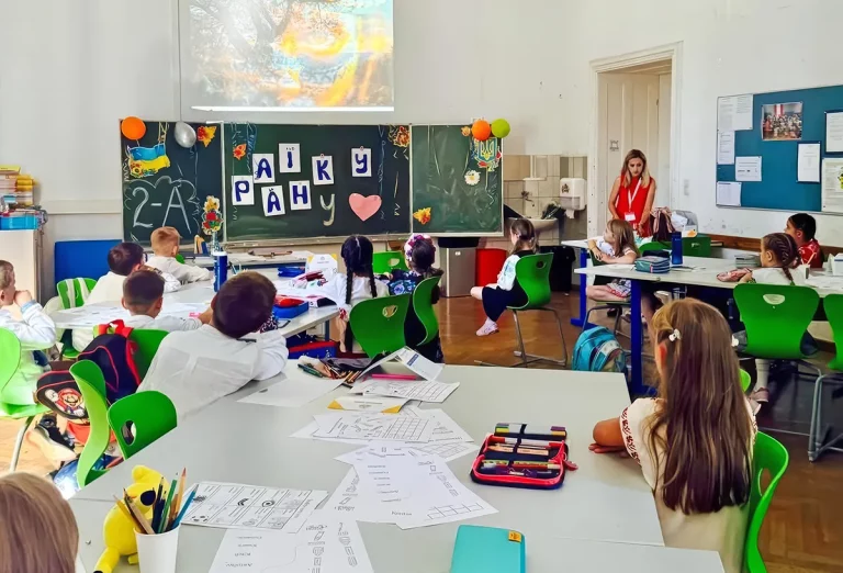 Ми починаємо шлях до пізнання наук та української історії