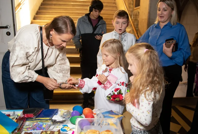 Осінній благодійний ярмарок