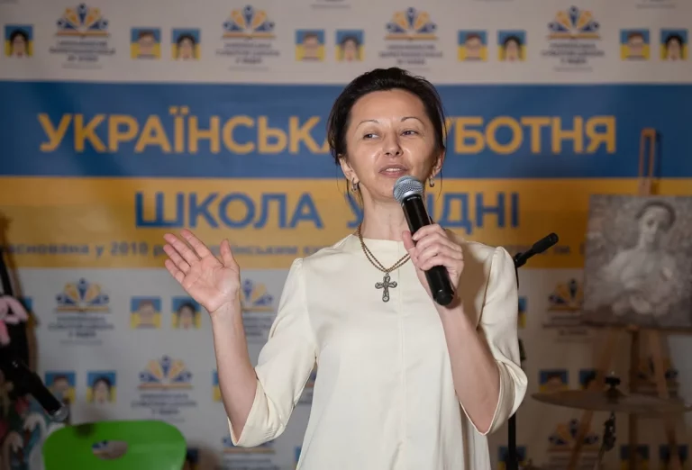 Які ми українці завжди були стильні – пані Ірина Григорів